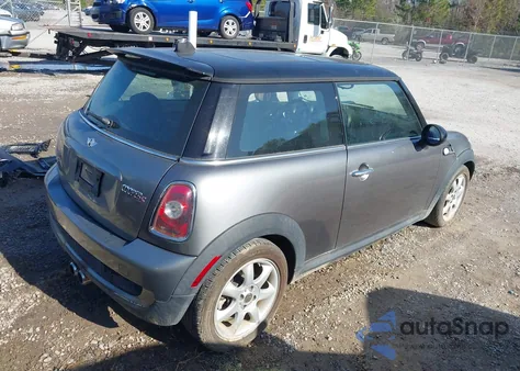 2009 Mini Cooper S from USA, damaged, VIN WMWMF73519TX40097
